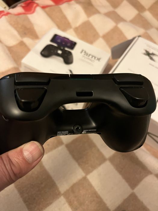 Parrot flypad minidrone. Bluetooth.