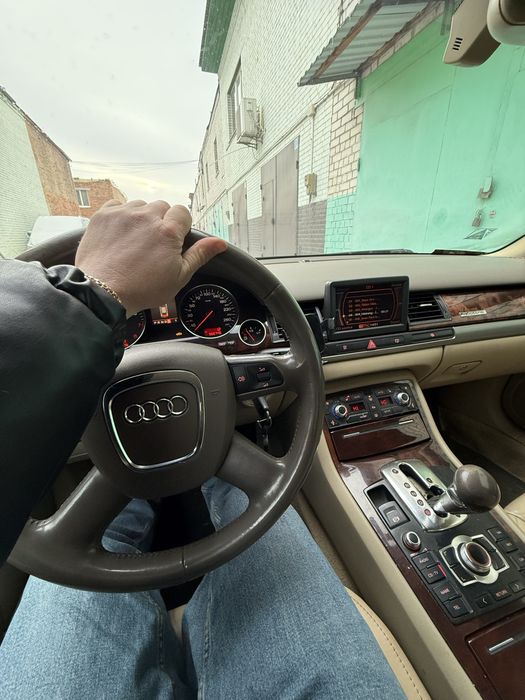 Ауди а8 полный привод автомат газ бенз