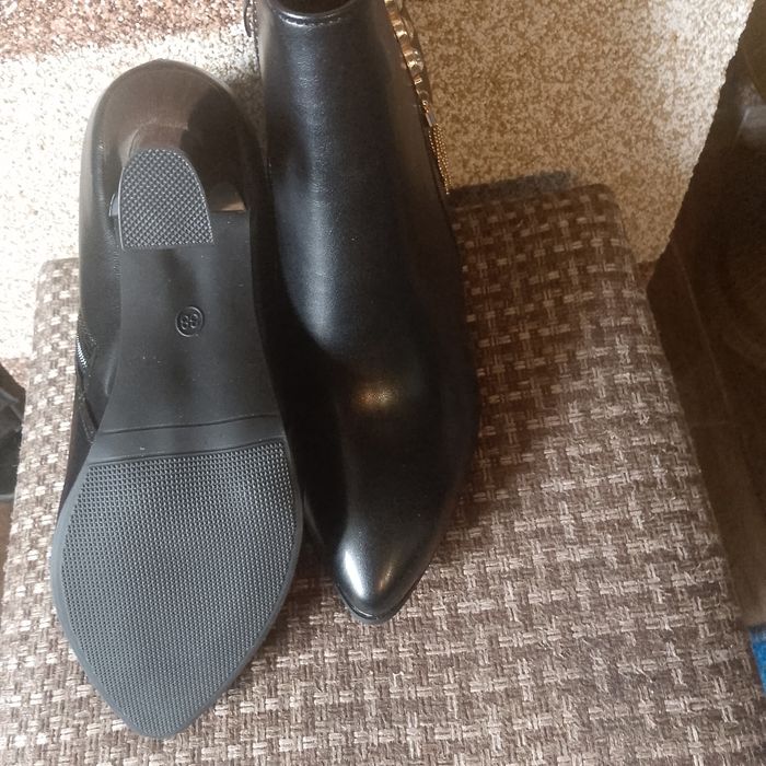 Продам взуття...