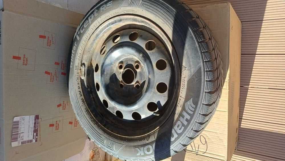 Диски с зимней шиной Hyundai Accent 2012