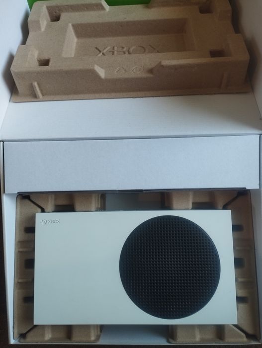 Xbox series S +2джойстика