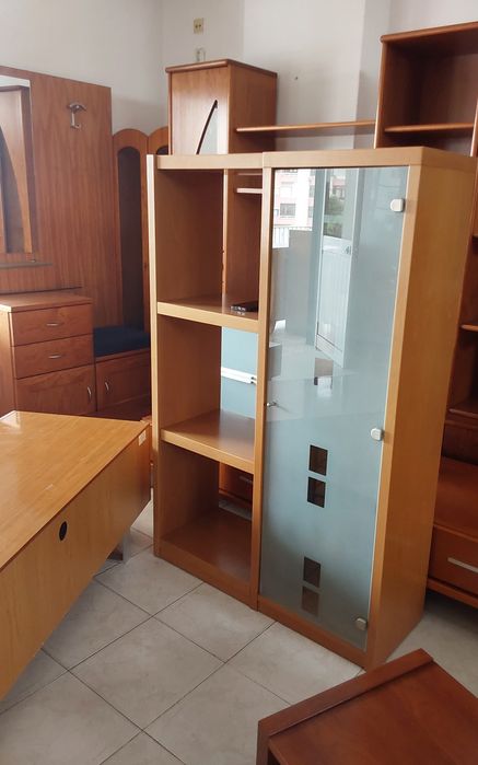 Liquidação de móveis de grande qualidade tudo em madeiras maciças