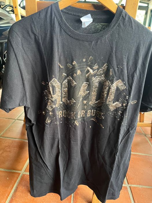 T-shirt AC-DC comprada no concerto em Portugal 2026
