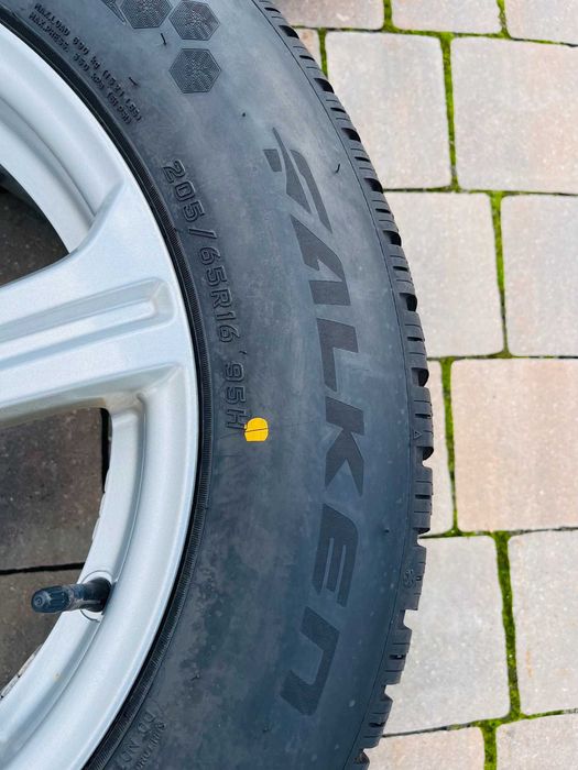 Oryginalne koła zimowe Ford Puma 16" 205/65R16 Falken Eurowinter HS02 | DOT 2025 | Stan BDB