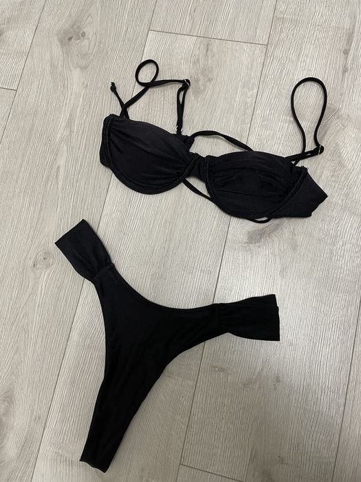 Чорний купальник. Чорний роздільний купальник