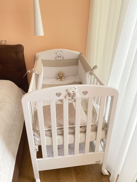 Кроватка та комод з вбудованою ваной