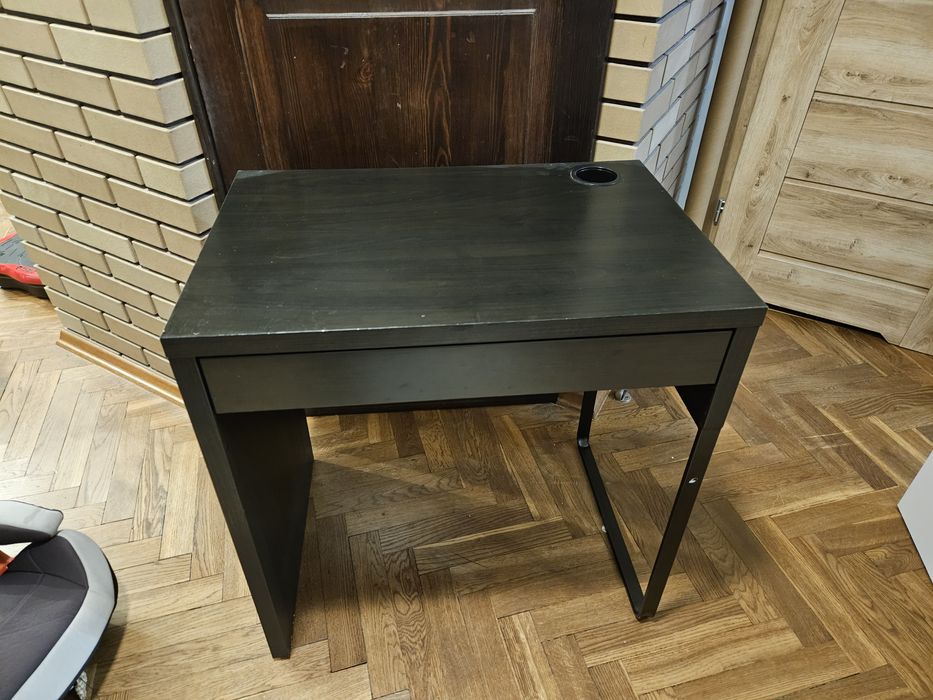 Biurka komputerowe młodzieżowe