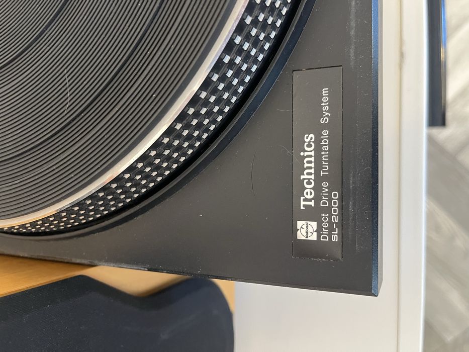Gramofon Technics SL-2000