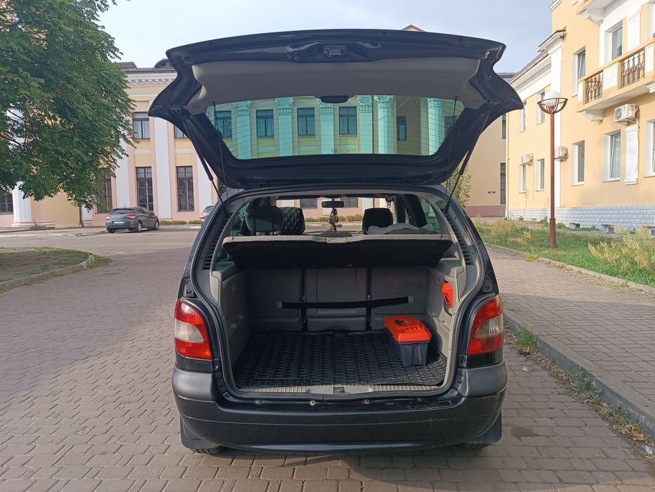 Renault Scenik |