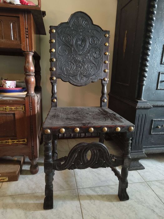 Mobilia em Madeira Maciça