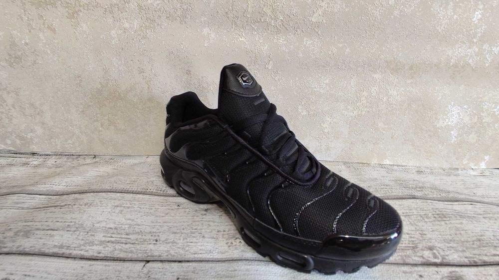 Czarne buty nike air max tn plus nowe 44