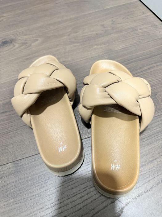 H&M шльопанці , бежевий колір.