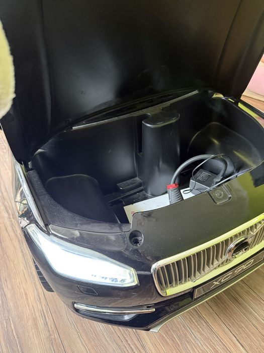 volvo xc90 na akumulator