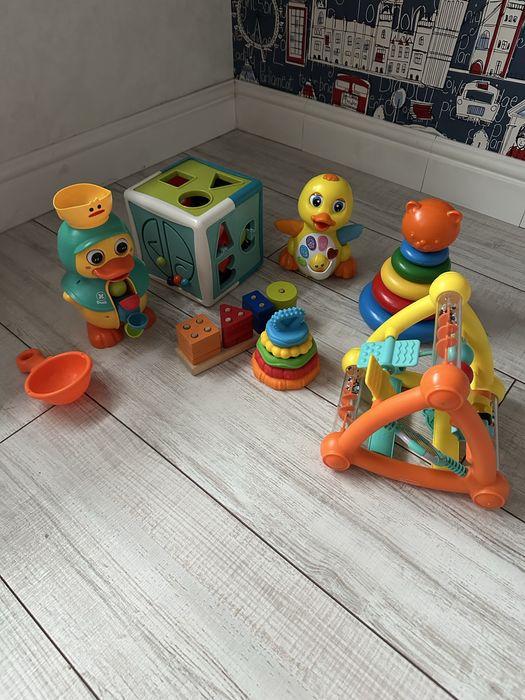 набір іграшок 0-2 роки