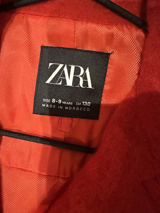 Zara Червоне напів пальто на 8-9 років, зріст 130