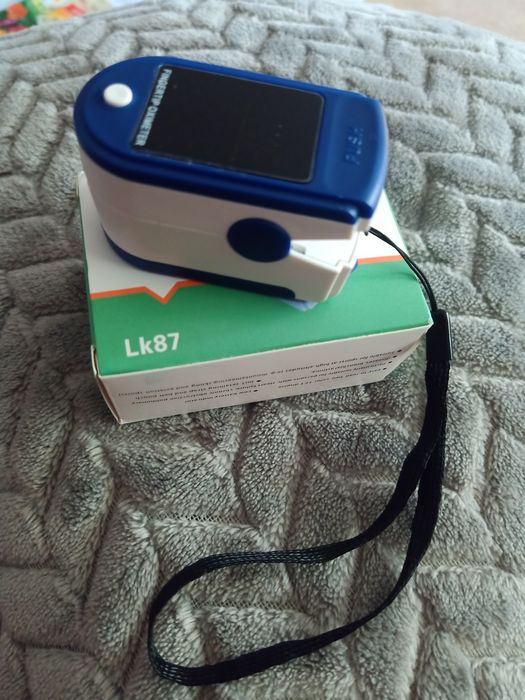 Pulsokstmetr do mierzenia pulsu i tlenu we krwi