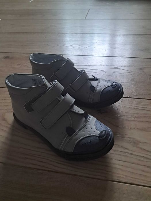 Trzewiki buty  nowe Kornecki r 30 chlopiece