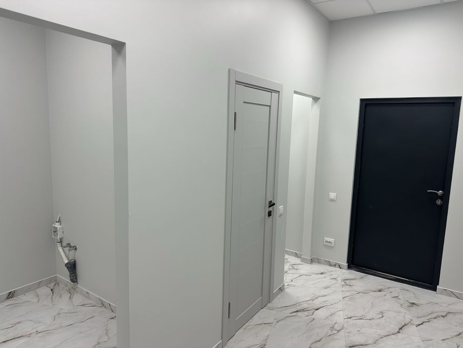 БЦ «КУТ» терміновий продаж з ремонтом!