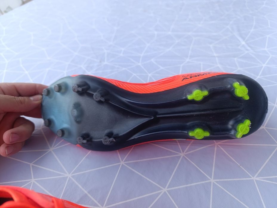 Chuteiras Under Armour Magnetico Elite 4 FG