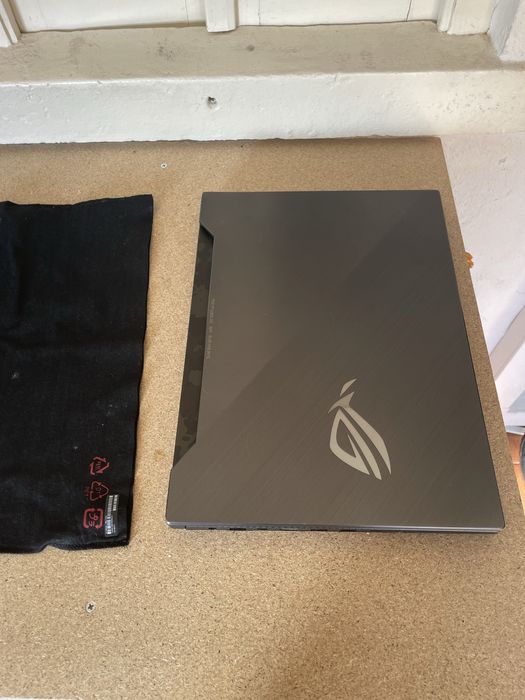 Portátil Gaming ASUS ROG Strix Scar II GL504GW - i7-8750H / RTX 2070 / 32GB RAM / 144Hz (com caixa original)