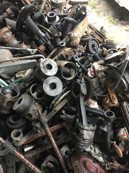 Продам запчастини до різних тракторів 80-90р.