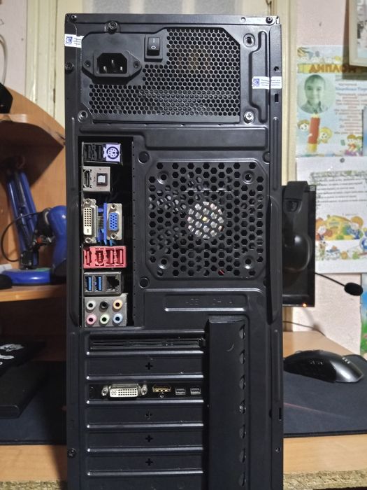 Рабочий ПК подойдёт для игр или работы дома