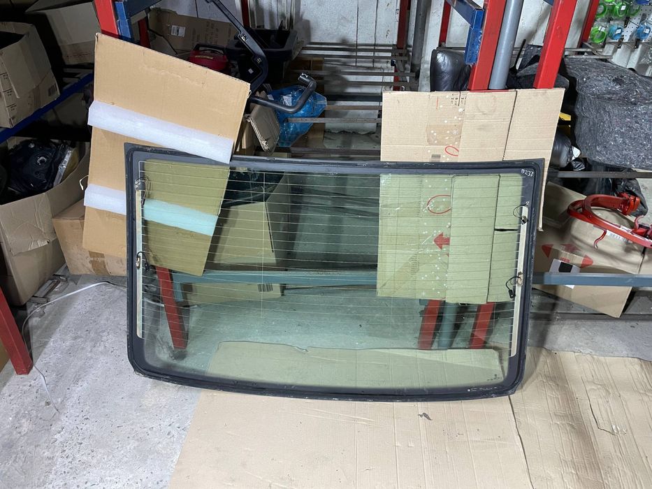 Скло Шкло заднє Vw Jetta 7 джетта мк7