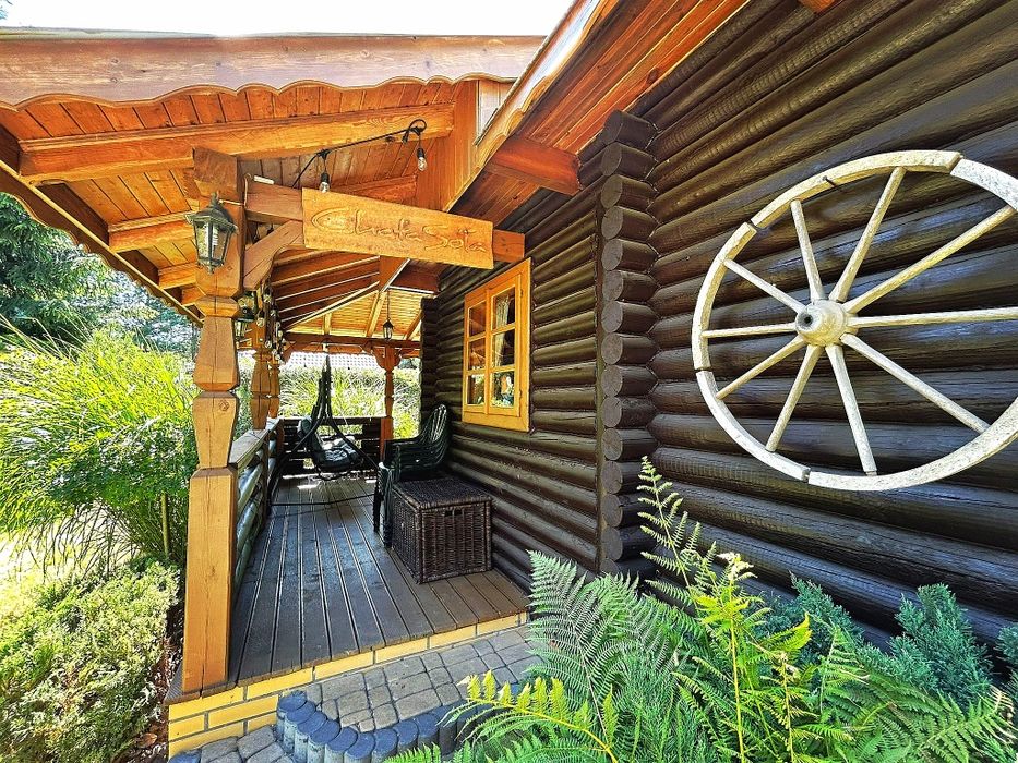 Domek nad Jeziorem Piaseczno Chata Soła, kominek taras