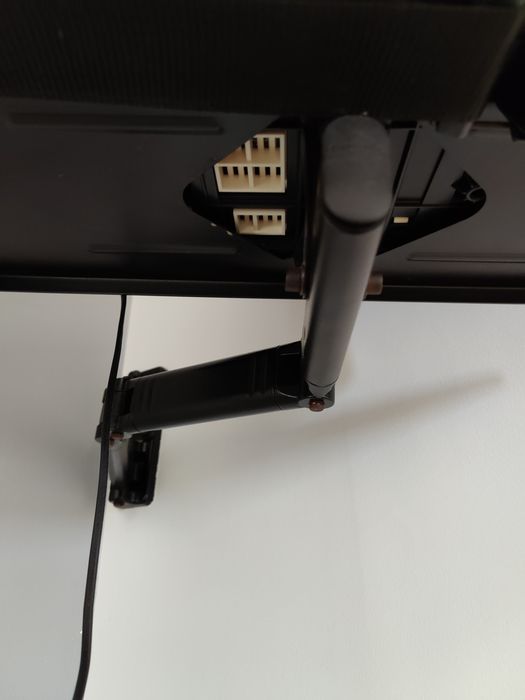 Suporte de parede para TV + TV