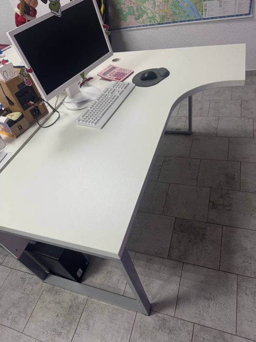 Офісна мебель столи б/у