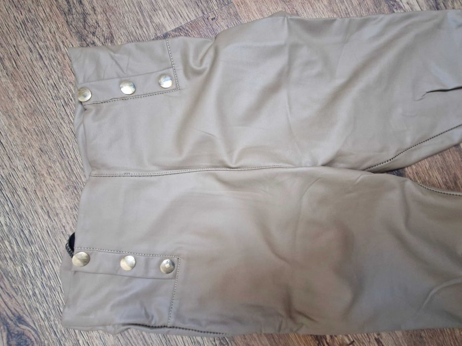 Kamelowe spodnie - leginsy