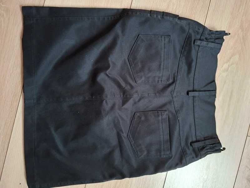 Czarna Spódnicaz Detalami – Stan Idealny! (Rozm. 158)