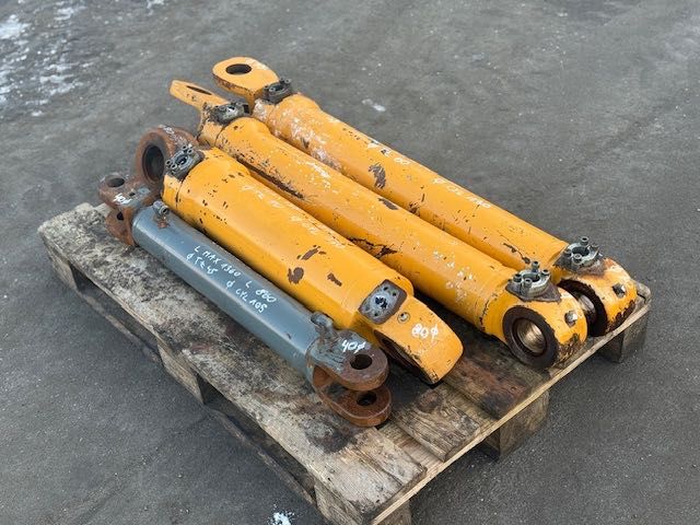 ładowarka liebherr l 538 siłowniki hydrauliczne komplet