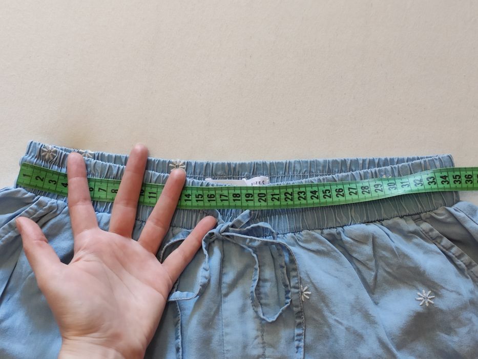 Letnie spodenki na gumce S/M szorty w stokrotki Sinsay 100% lyocell