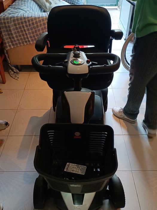 Scooter elétrica de mobilidade reduzida