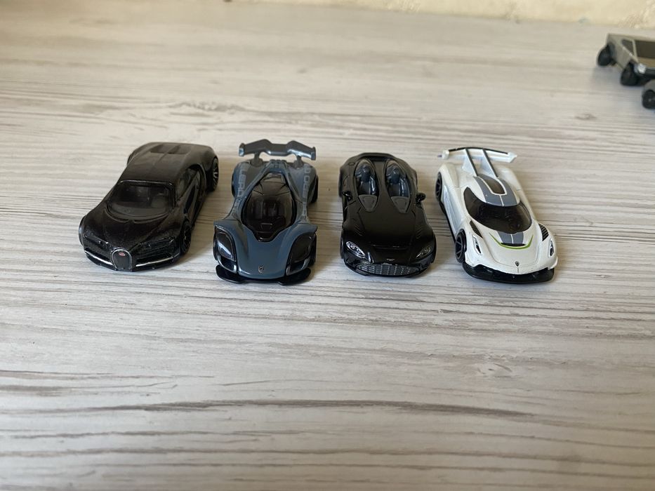 Машинки hot wheels