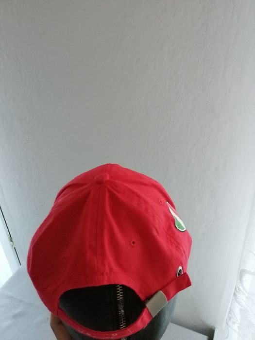 Czapka ducati czerwona .