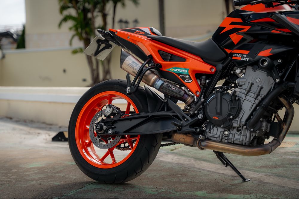 Ktm duke 890 gp