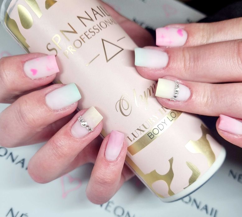 Paznokcie hybrydowe manicure hybrydowy