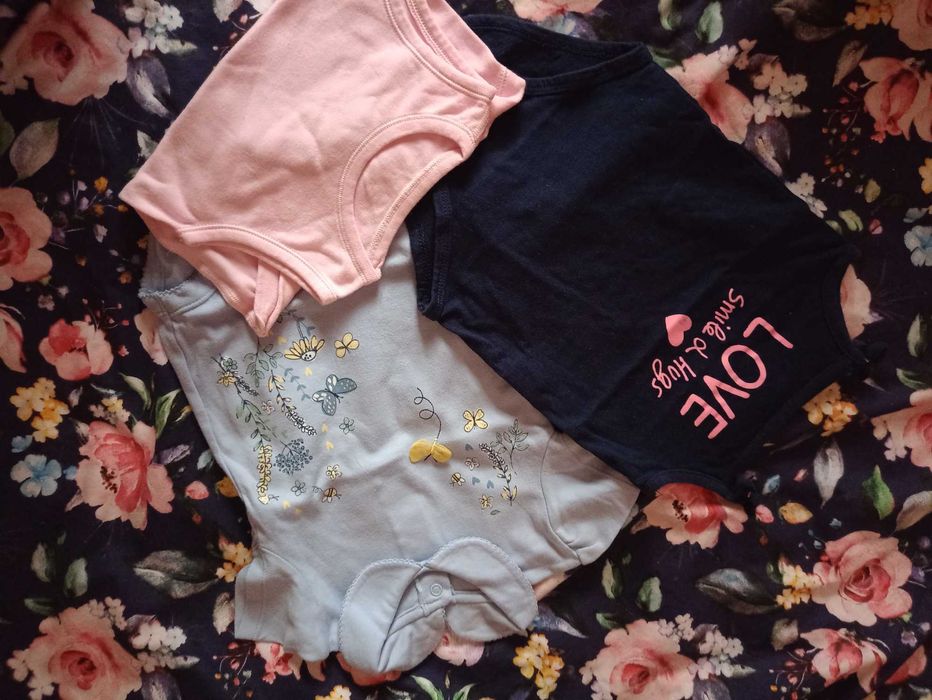 Paka ubranek dla dziewczynki w rozmiarze 86