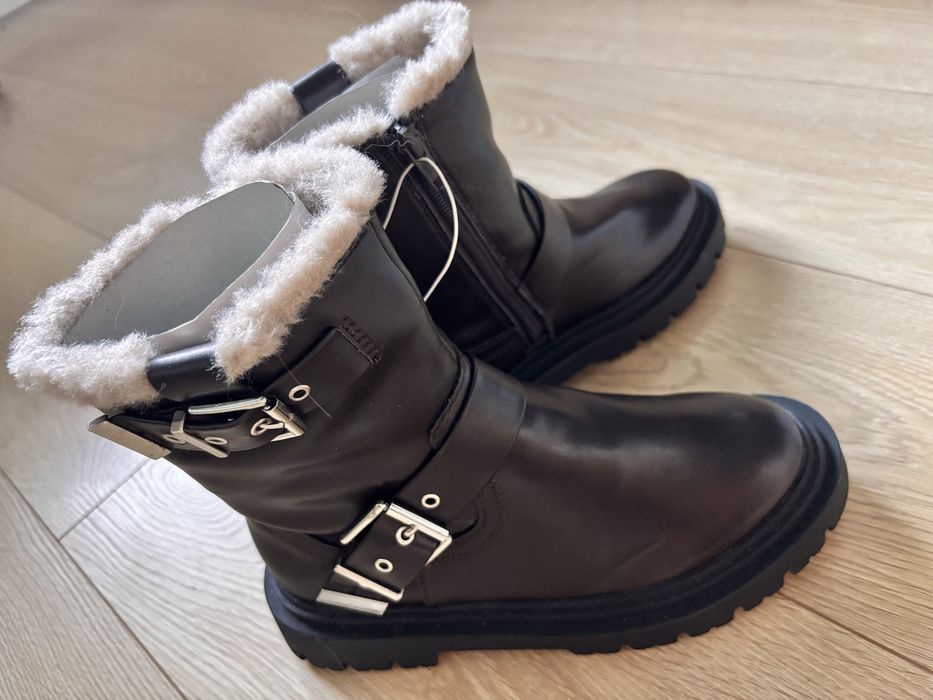 Ocieplane botki casual z klamrami, Zara r.35, nowe