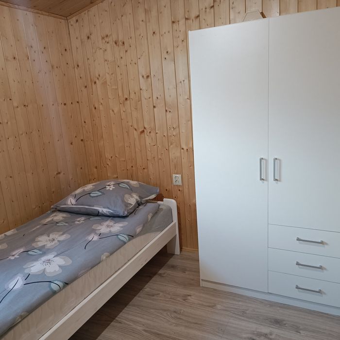 Domek nad samym jeziorem Wielkie Leźno z  pomostem i łó