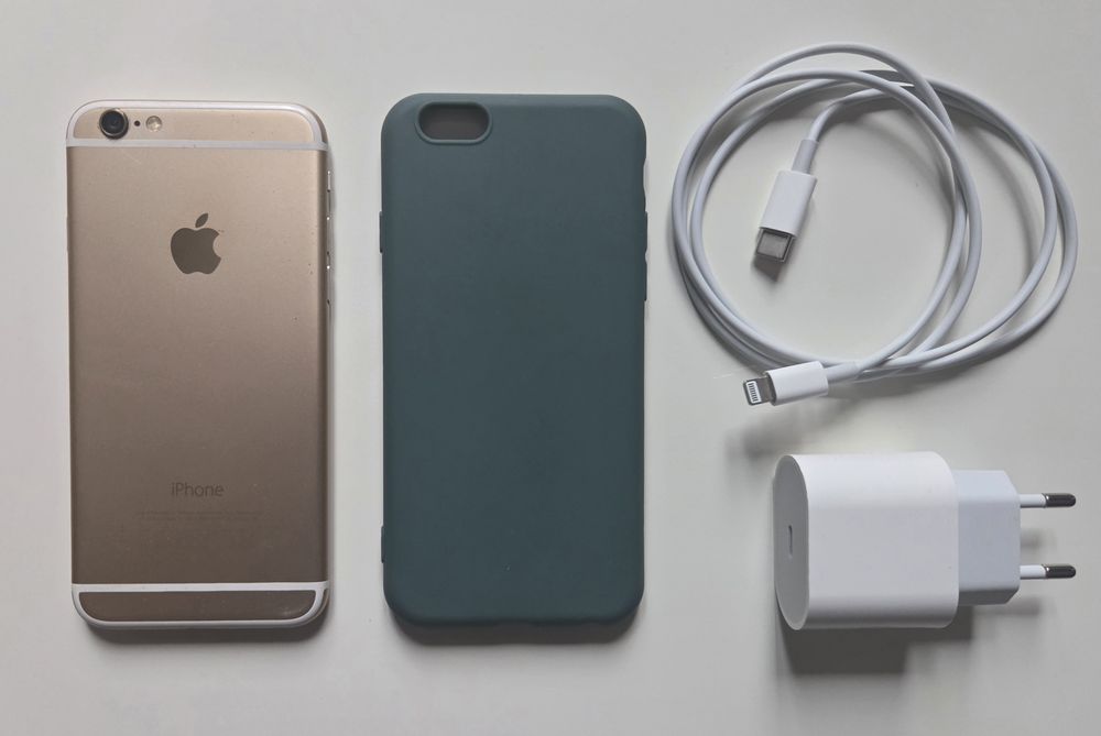 Apple iPhone 6 16GB +Ładowarka +Etui