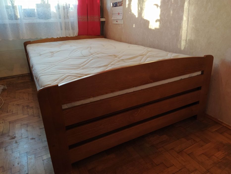 Łóżko sosnowe z pojemnikiem 120x200