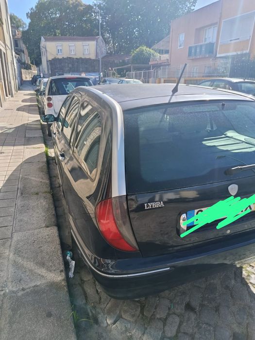 Carro em muito bom estado