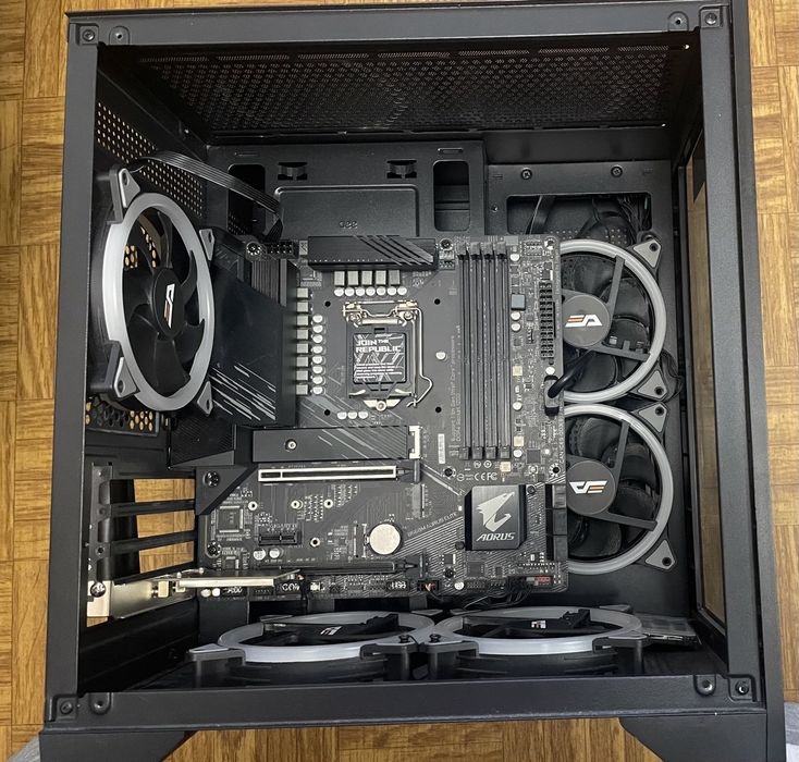 Материнская плата и корпус ПК