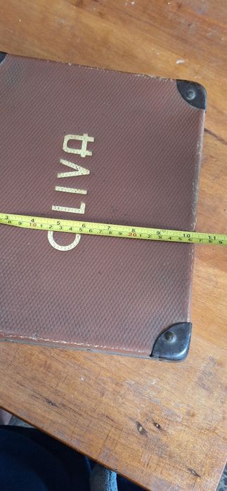 Mala de costura antiga da marca Oliva