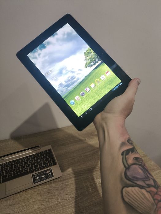 Tablet Asus 32gb/2gb ram /ład/klawiatura