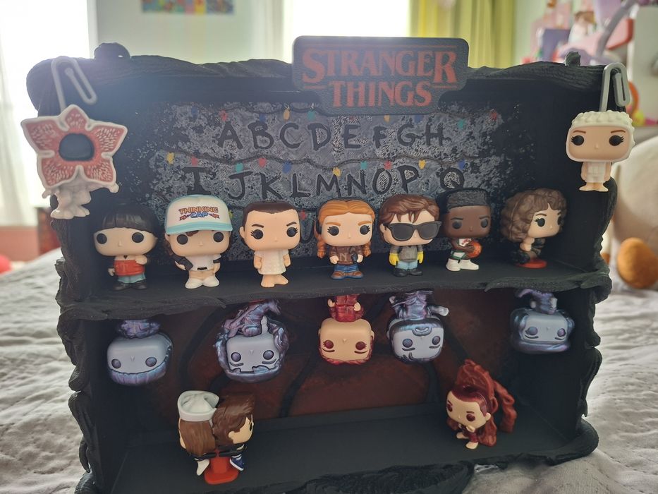 Підставка для фігурок Дивні дива/Stranger things