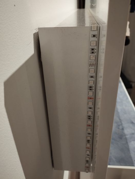 Espelho usado com várias cores em luzes led 90cm largura por 37cm altu